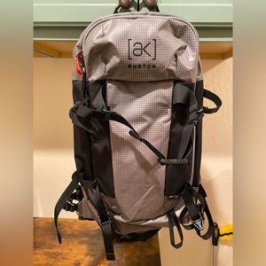NWOT Burton [ak] Dispatch 32L Backpack size m/l